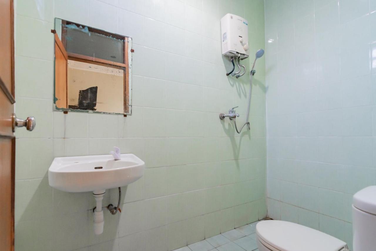 Pamanukan Hilir Hotel Markoni Pamanukan Mitra Reddoorz מראה חיצוני תמונה